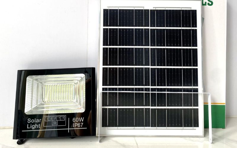 Đèn năng lượng mặt trời 60w