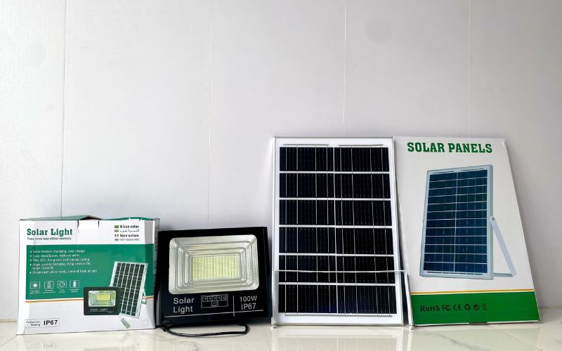 Đèn năng lượng mặt trời SUMO - PR 100w