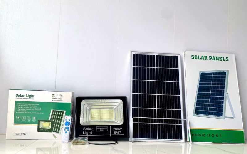 Đèn năng lượng mặt trời SUMO - PR 200w